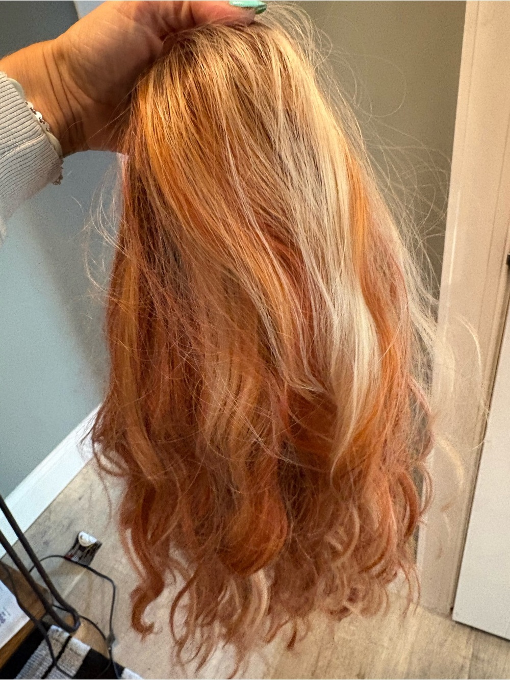 Aisom Wig - Picture 5 of 6